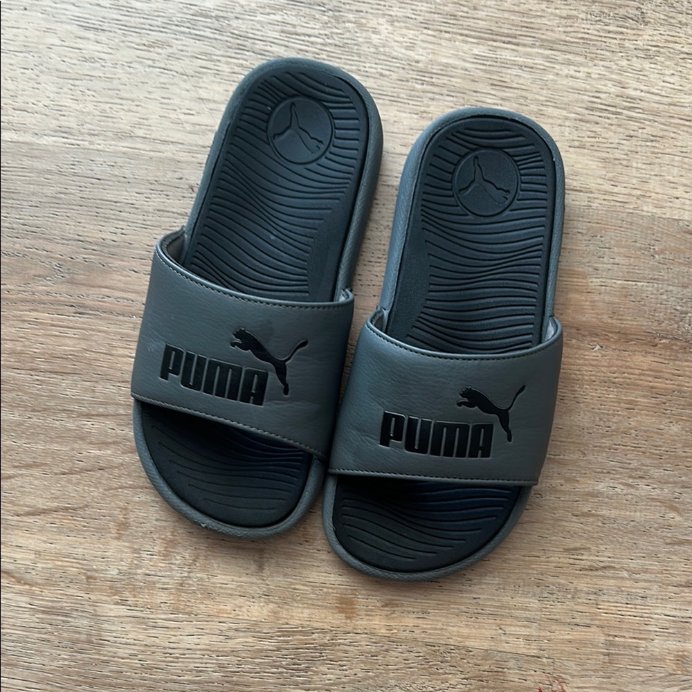 Puma Gray youth Slide Sandals
